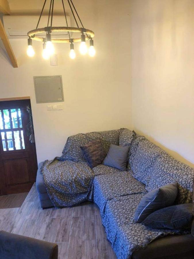 To Spiti Tou Faliari Platanistasa Kültér fotó